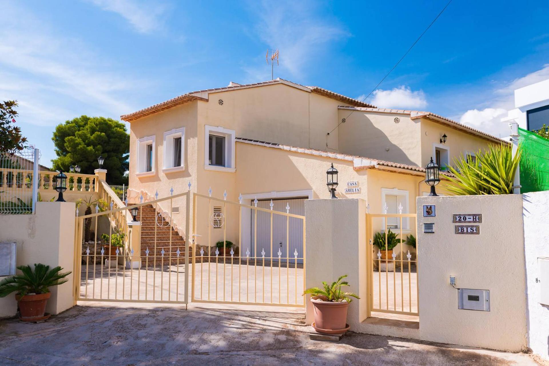Villa Amelia - Plusholidays 칼페 외부 사진